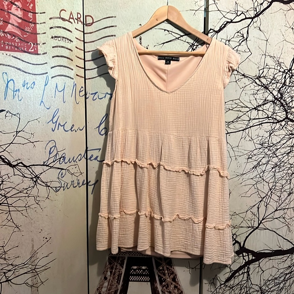 Boutique style Dress with Ruffles and short Sleeves!